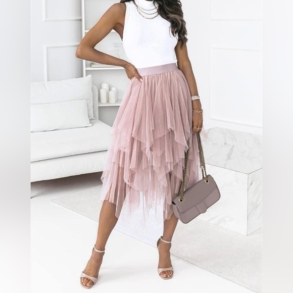Women's Pink Blush Tulle Ruffle Tiered Boho Skirt One Size Elastic Waist - Picture 3 of 4